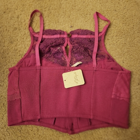 Free People Have My Heart Raspberry Sherbert Lace Distressed Crop Top XS - Picture 7 of 7